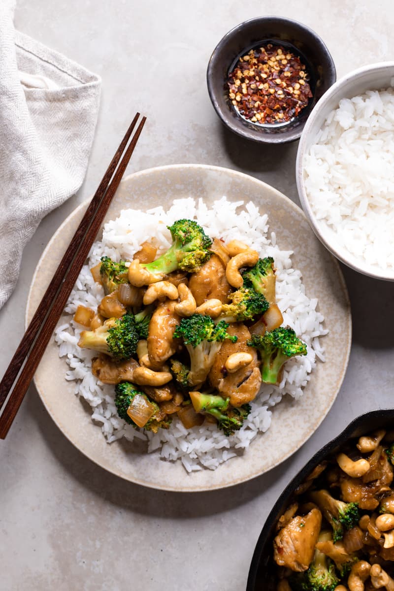 Easy Cashew Chicken with Broccoli