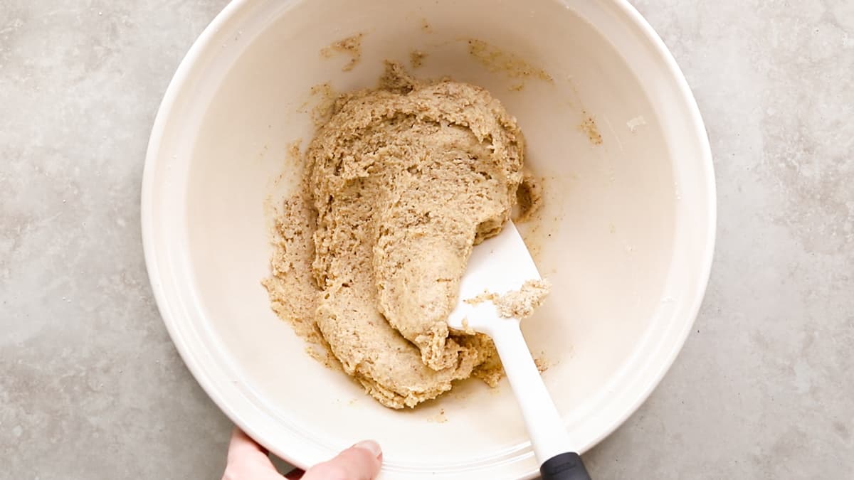 Mix the protein bar ingredients until you get a dough