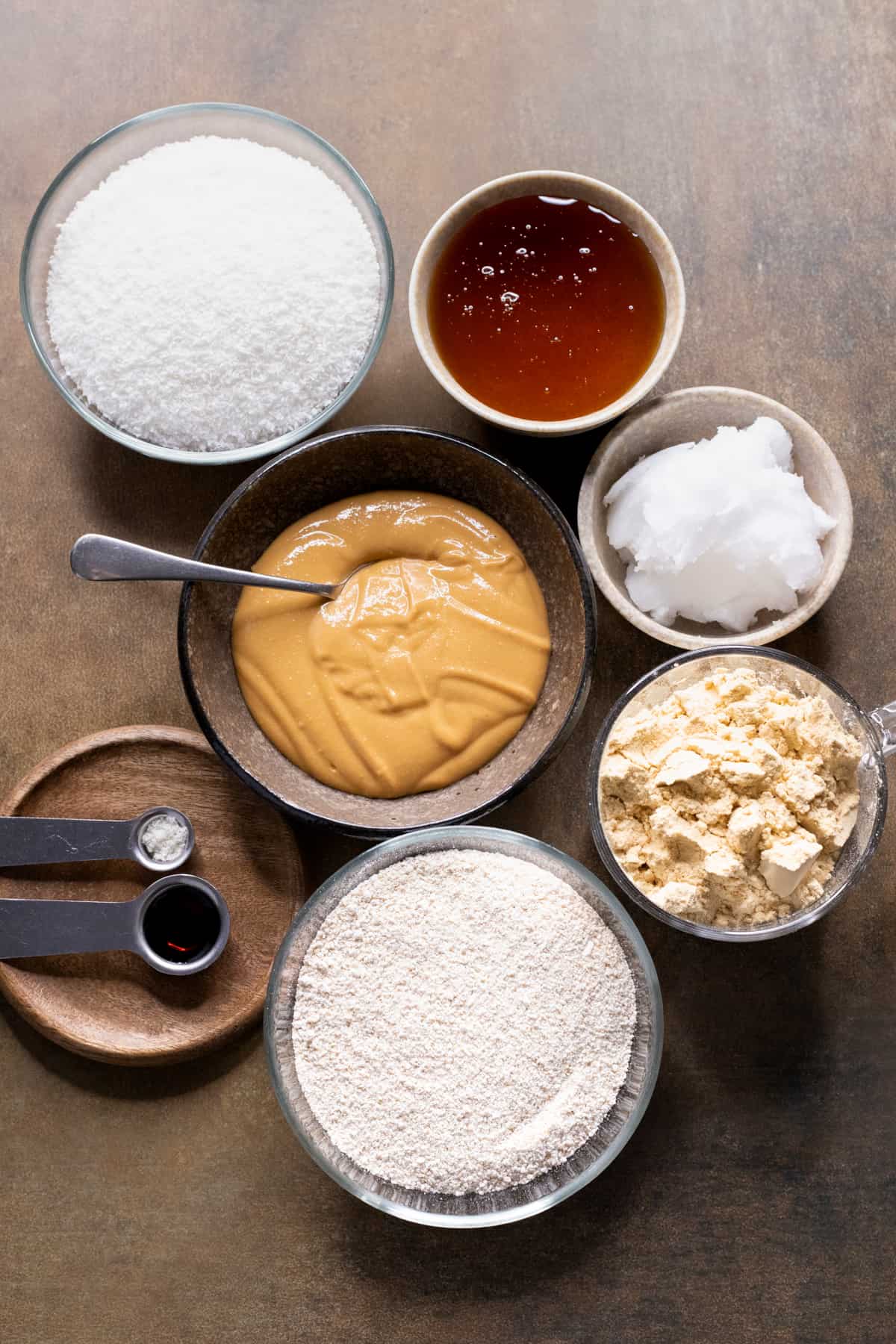 Ingredients for vegan peanut butter oat protein bars