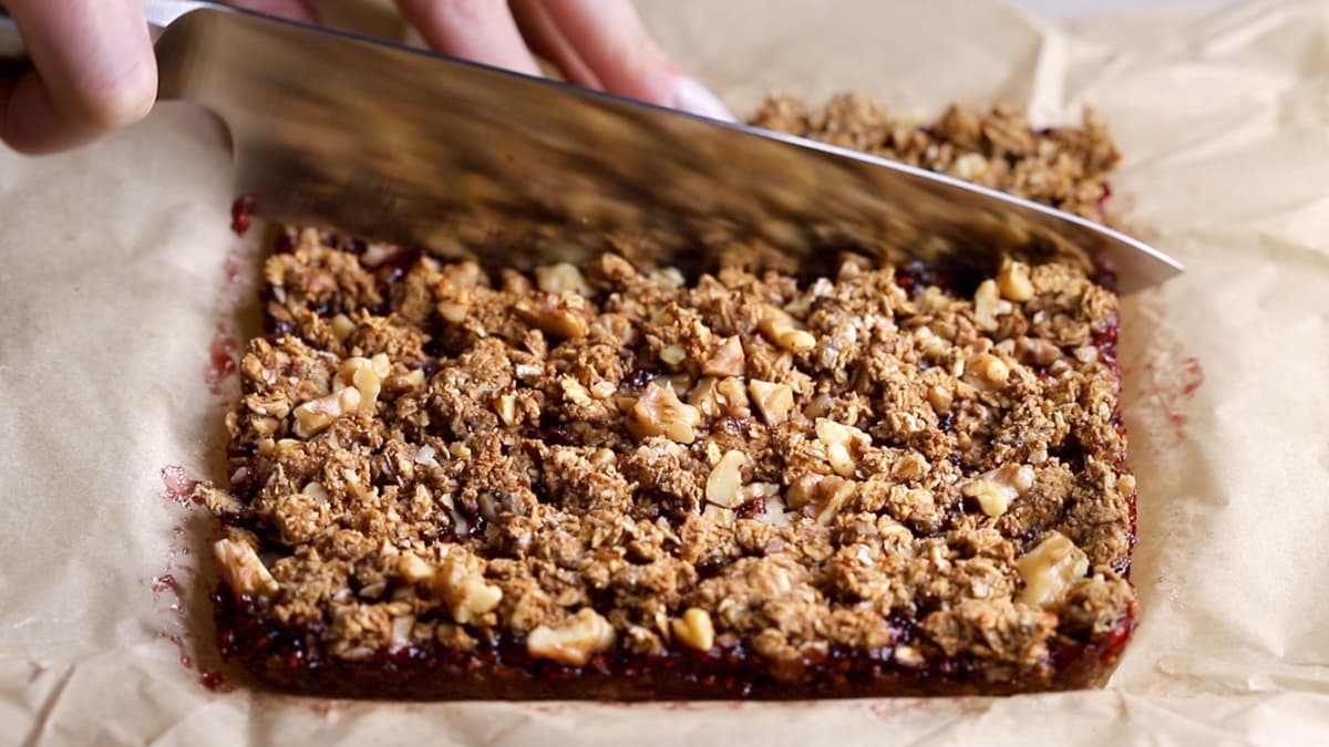 Once the oatmeal crumble has cooled, slice it into bars