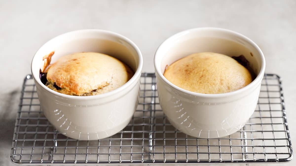 Bake the blueberry and oat mixture in ramekins